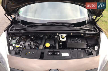 Минивэн Renault Scenic 2014 в 