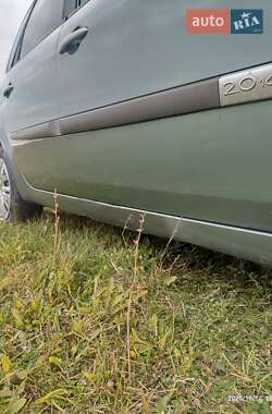 Минивэн Renault Scenic 2003 в 