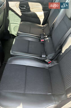 Мінівен Renault Scenic 2015 в 