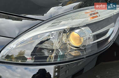 Минивэн Renault Scenic 2015 в 