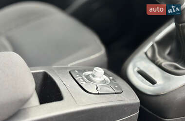 Минивэн Renault Scenic 2015 в 