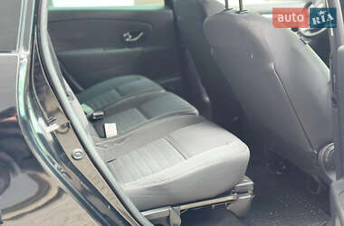 Минивэн Renault Scenic 2015 в 