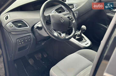 Минивэн Renault Scenic 2015 в 