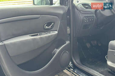 Минивэн Renault Scenic 2015 в 