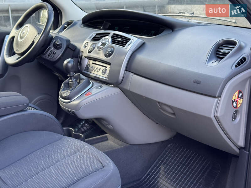 Минивэн Renault Scenic 2007 в Ровно