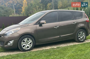 Минивэн Renault Scenic 2011 в 