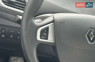 Минивэн Renault Scenic 2011 в 