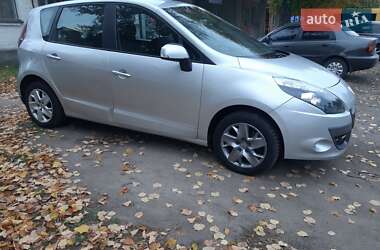 Минивэн Renault Scenic 2011 в Хороле