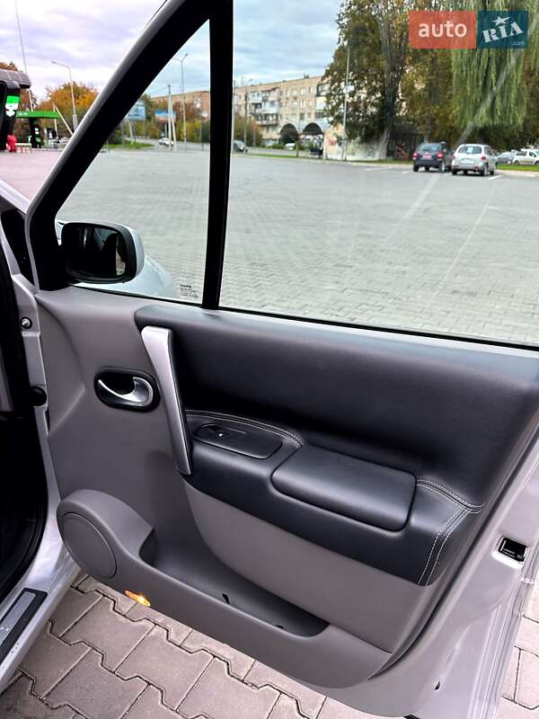 Мінівен Renault Scenic 2007 в Луцьку