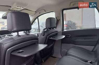 Минивэн Renault Scenic 2004 в  фото 3 Минивэн Renault Scenic 2004 в