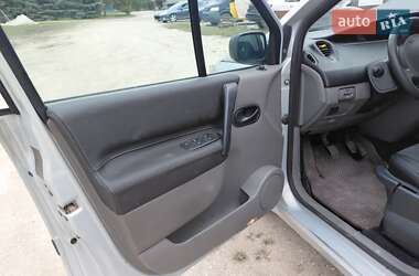 Минивэн Renault Scenic 2004 в  фото 11 Минивэн Renault Scenic 2004 в