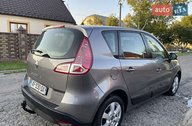 Минивэн Renault Scenic 2009 в 