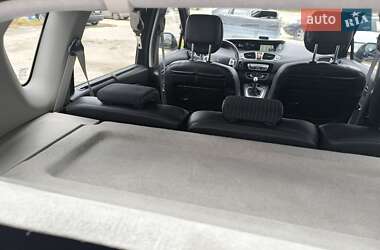 Минивэн Renault Scenic 2011 в 
