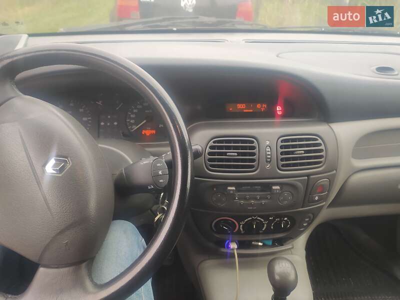 Минивэн Renault Scenic 2000 в Ровно