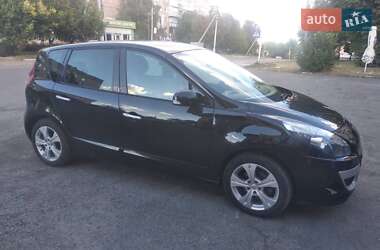 Минивэн Renault Scenic 2011 в 