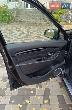 Минивэн Renault Scenic 2011 в 