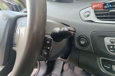 Минивэн Renault Scenic 2011 в 