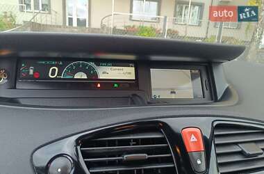 Минивэн Renault Scenic 2011 в 