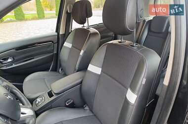 Минивэн Renault Scenic 2011 в 