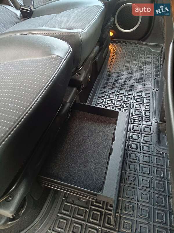 Мінівен Renault Scenic 2011 в Ніжині фото 49 Мінівен Renault Scenic 2011 в Ніжині