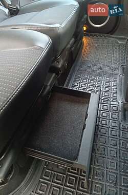 Минивэн Renault Scenic 2011 в 