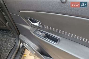 Минивэн Renault Scenic 2011 в 