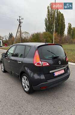 Минивэн Renault Scenic 2009 в 