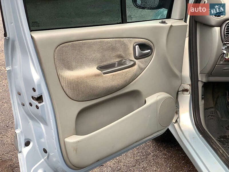 Минивэн Renault Scenic 2002 в Виннице