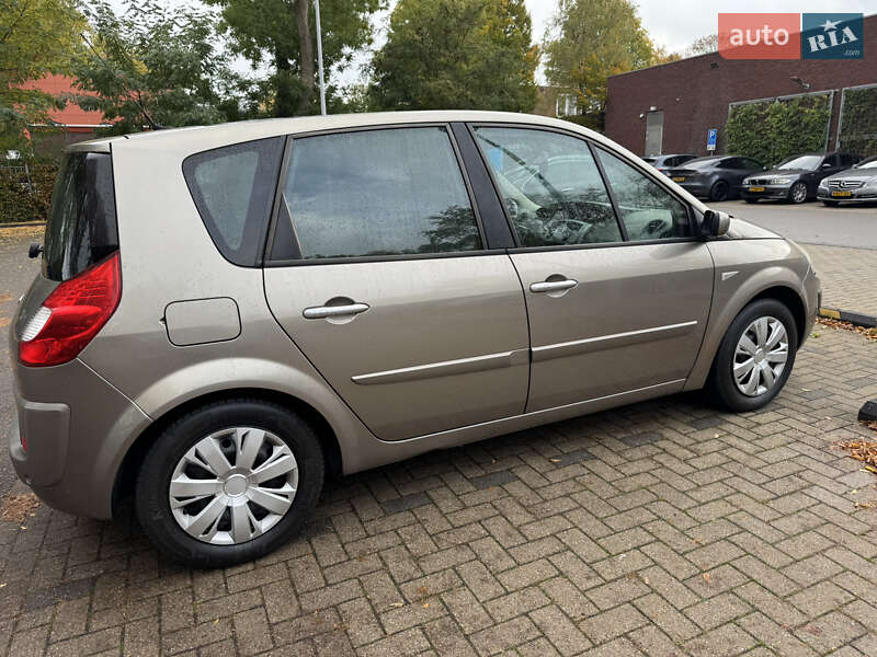 Минивэн Renault Scenic 2008 в 