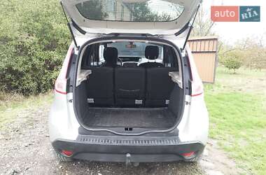 Минивэн Renault Scenic 2009 в 