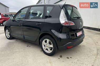 Минивэн Renault Scenic 2012 в 