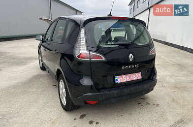 Минивэн Renault Scenic 2012 в 