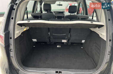 Минивэн Renault Scenic 2012 в 