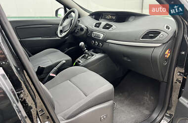 Минивэн Renault Scenic 2012 в 
