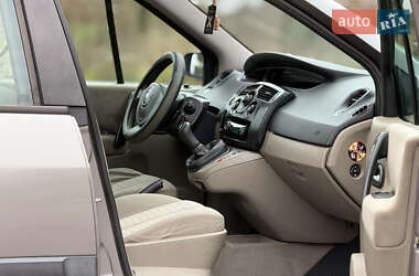 Мінівен Renault Scenic 2004 в  фото 16 Мінівен Renault Scenic 2004 в
