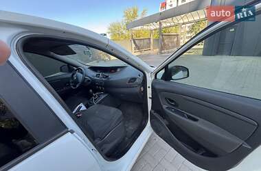 Мінівен Renault Scenic 2010 в  фото 7 Мінівен Renault Scenic 2010 в