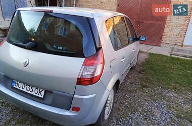 Минивэн Renault Scenic 2003 в 