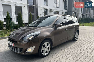 Мінівен Renault Scenic 2012 в Ужгороді