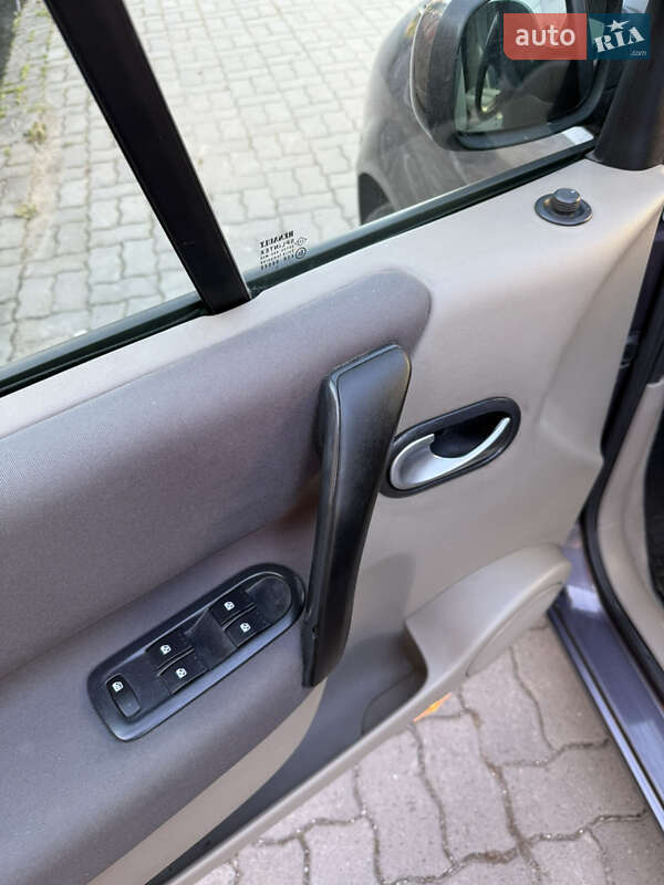 Минивэн Renault Scenic 2005 в Красилове фото 44 Минивэн Renault Scenic 2005 в Красилове