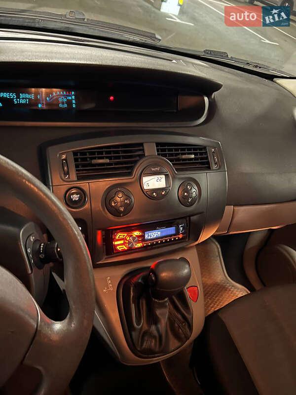 Минивэн Renault Scenic 2005 в Вишневом фото 15 Минивэн Renault Scenic 2005 в Вишневом