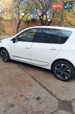 Мінівен Renault Scenic 2015 в  фото 7 Мінівен Renault Scenic 2015 в