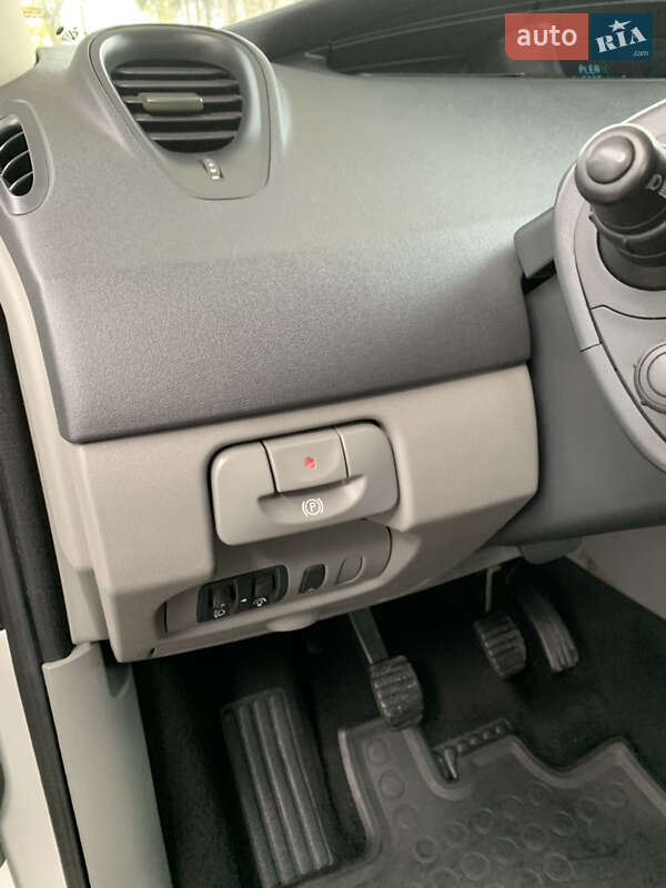 Минивэн Renault Scenic 2006 в Виннице фото 44 Минивэн Renault Scenic 2006 в Виннице