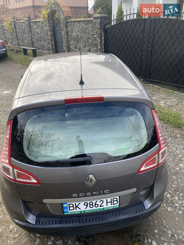 Минивэн Renault Scenic 2011 в Ровно