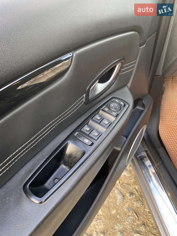 Минивэн Renault Scenic 2011 в Ровно