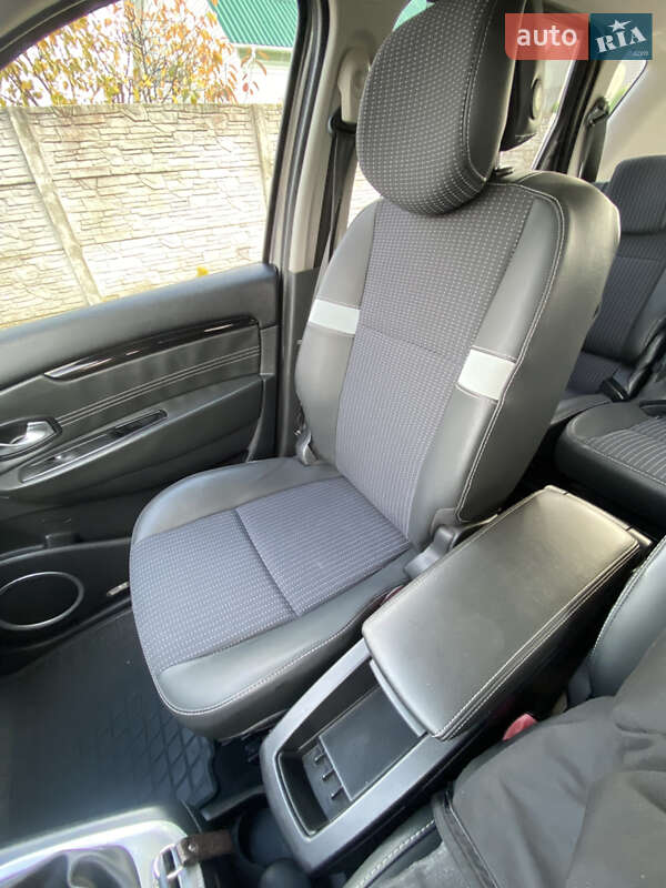 Минивэн Renault Scenic 2011 в Ровно