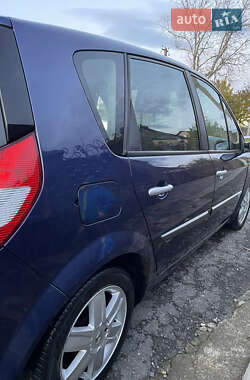 Минивэн Renault Scenic 2005 в  фото 11 Минивэн Renault Scenic 2005 в