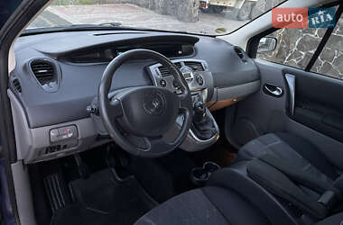 Минивэн Renault Scenic 2005 в  фото 25 Минивэн Renault Scenic 2005 в
