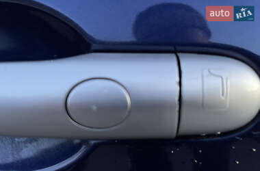 Минивэн Renault Scenic 2005 в  фото 30 Минивэн Renault Scenic 2005 в