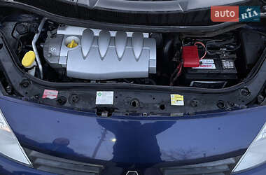 Минивэн Renault Scenic 2005 в  фото 40 Минивэн Renault Scenic 2005 в