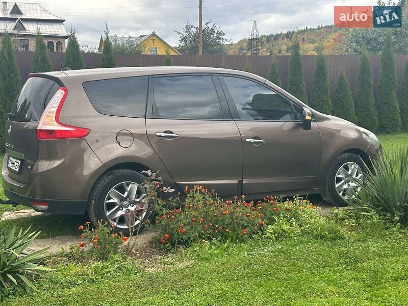 Минивэн Renault Scenic 2011 в Ивано-Франковске